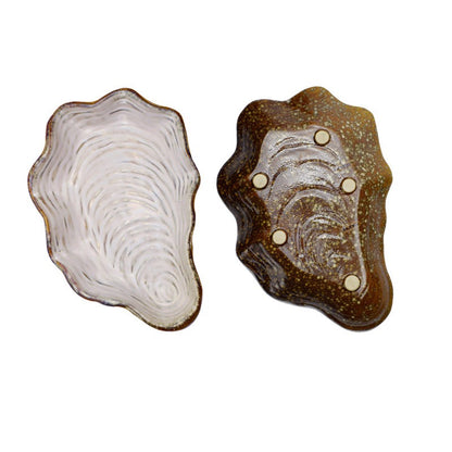 Piatto in ceramica a forma di conchiglia di ostriche