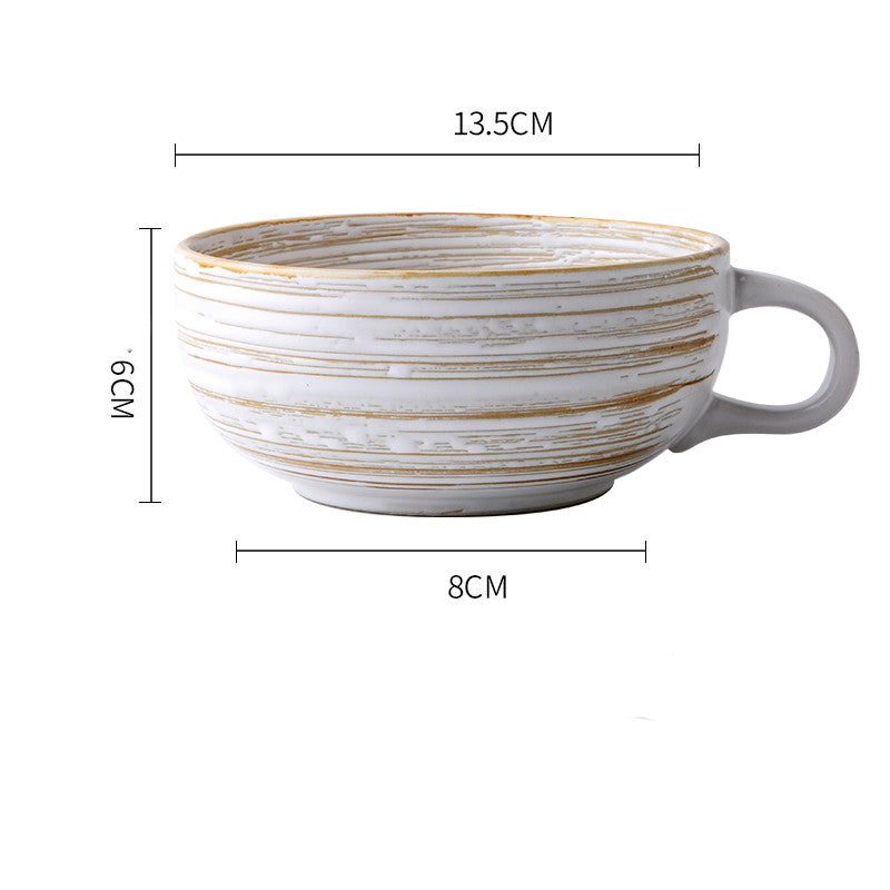 Tazza grande in ceramica con strisce orizzontali in rilievo