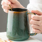 Grande tazza elegante in ceramica con coperchio e cucchiaino 