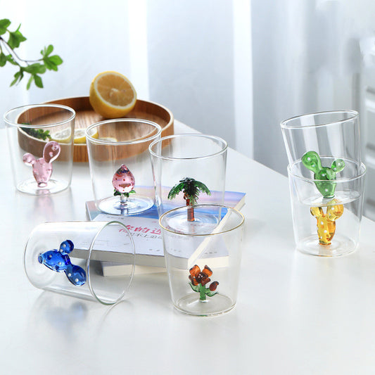 Bicchieri in vetro con decorazioni di piante 3d all'interno