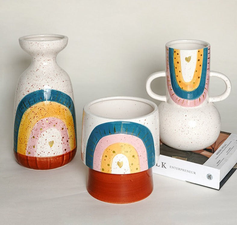 Vaso in ceramica con design arcobaleno