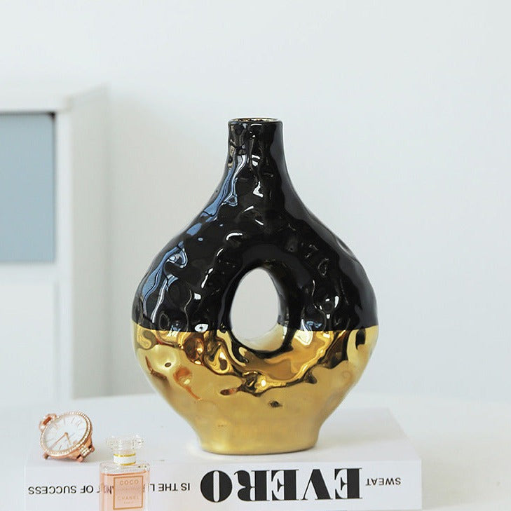 Vaso ceramica a forma di ciambella Nero - Dorato