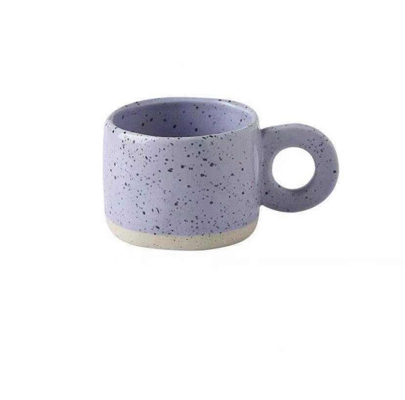 Tazza in ceramica design irregolare realizzata a mano