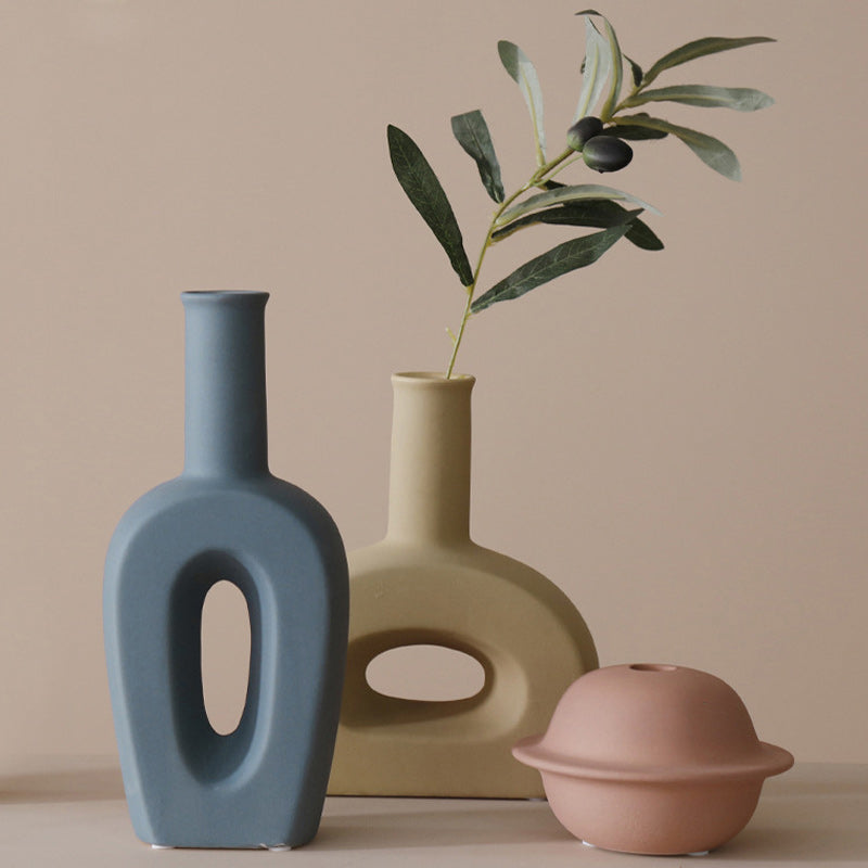 Vasi astratti in ceramica con design moderno stile Morandi