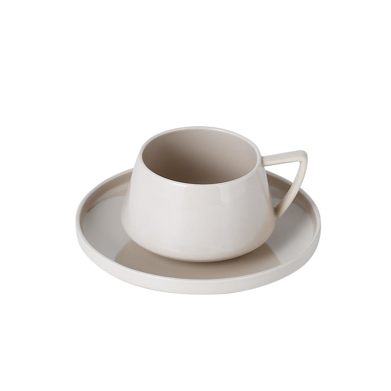 Set tazza e piattino in ceramica stile nordico