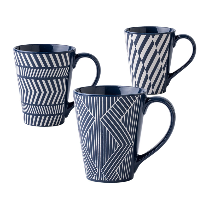 Grande tazza in ceramica blu con linee bianche