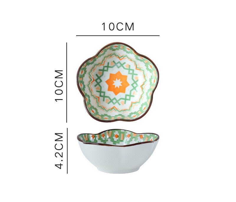 Piccole ciotole in ceramica con forme geometriche e forme diverse