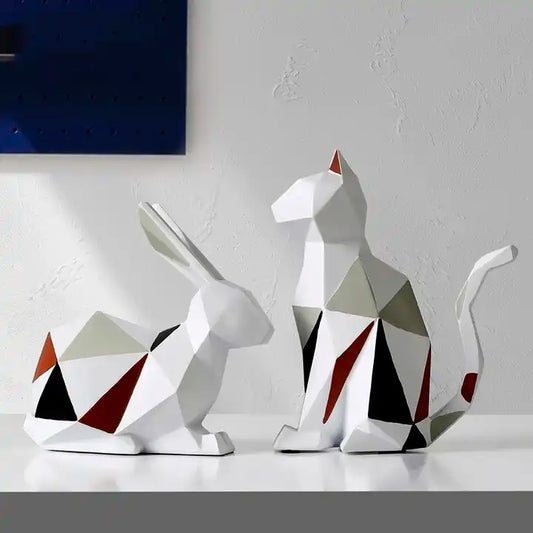 Decorazione con forme geometriche a forma di coniglio e gatto
