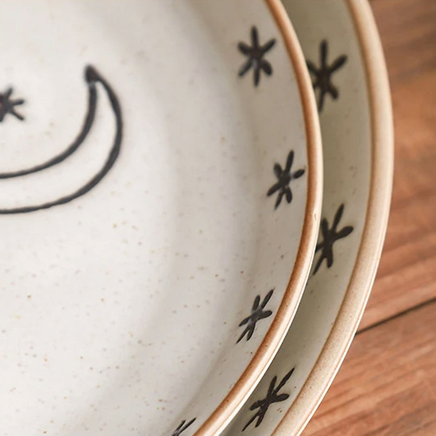 Piatti e ciotole in ceramica stile vintage: Sole e Luna