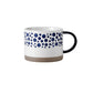 Tazze in ceramica con foglie piccole blu