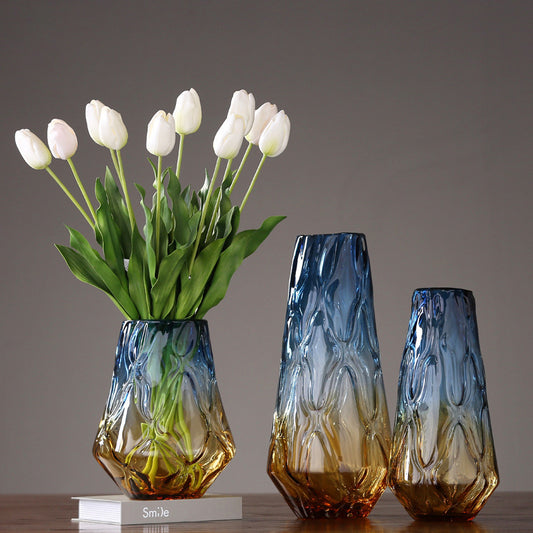 Vaso in vetro color blu con sfumature di marrone