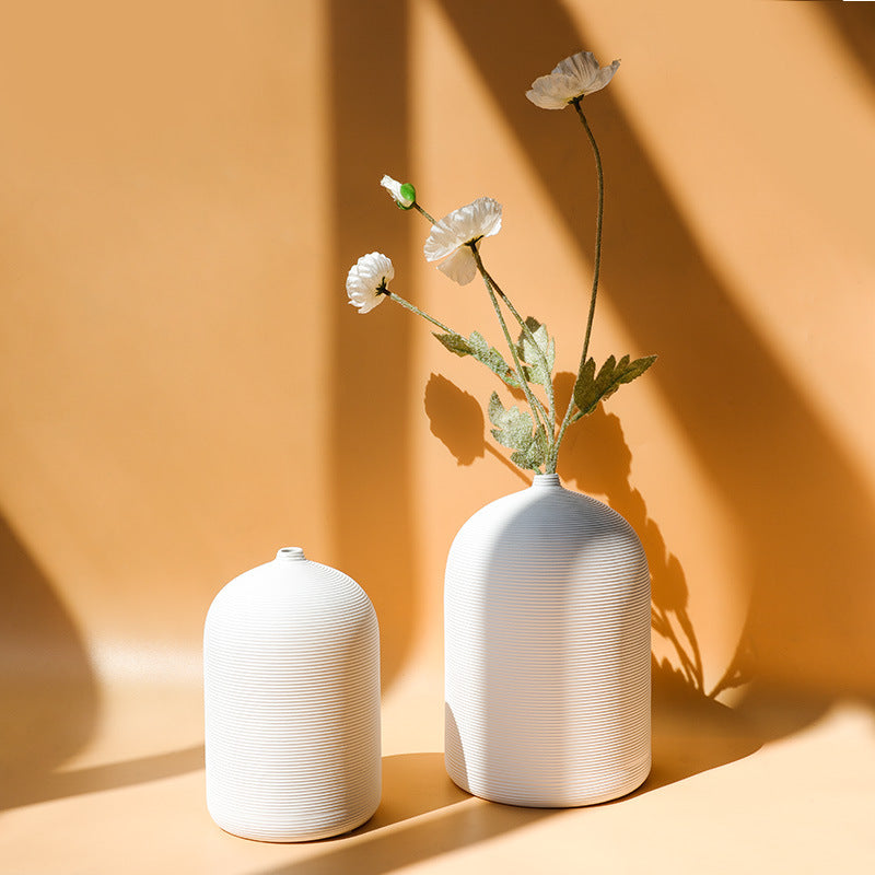 Vaso semplice rigato in ceramica