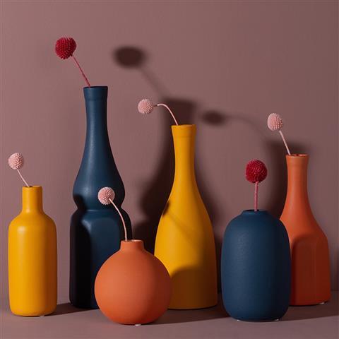Vaso colorato in ceramica in stile Morandi