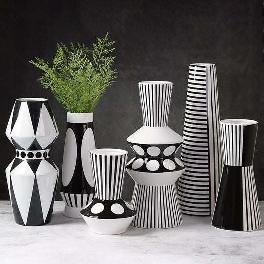 Vaso in ceramica Bianco e Nero Geometrico 2