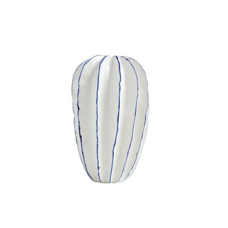 Vaso minimalista bianco con onde tridimensionali blu in ceramica