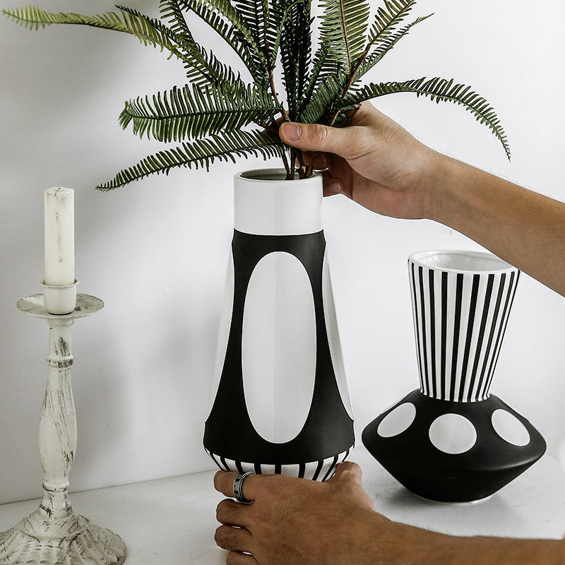 Vaso in ceramica Bianco e Nero Geometrico