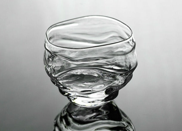Bicchiere in vetro per aperitivo con design onde