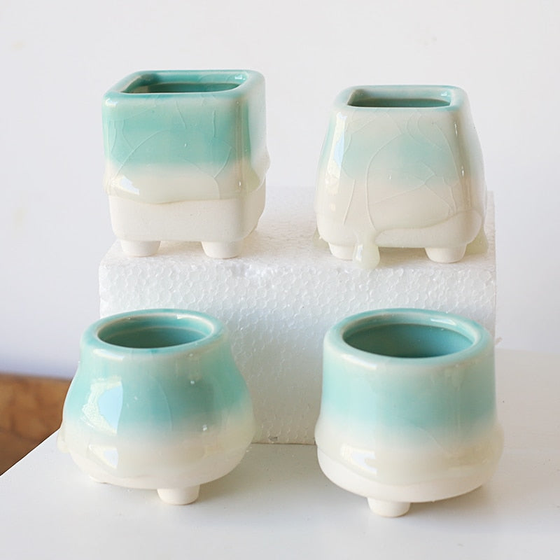Vaso in ceramica con colori gocciolanti