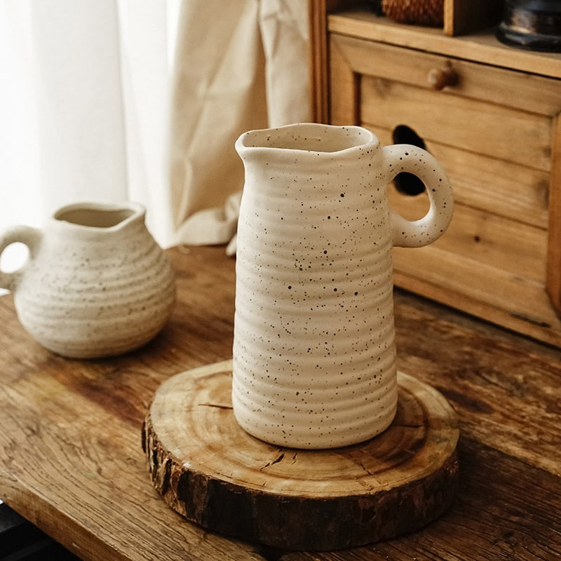 Vaso e/o caraffa per acqua rustica di ceramica design astratto