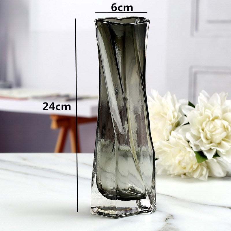 Vaso di vetro con forma ritorta