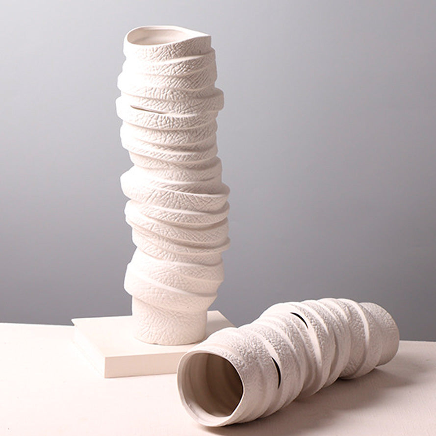 Vaso in ceramica tubo verticale astratto